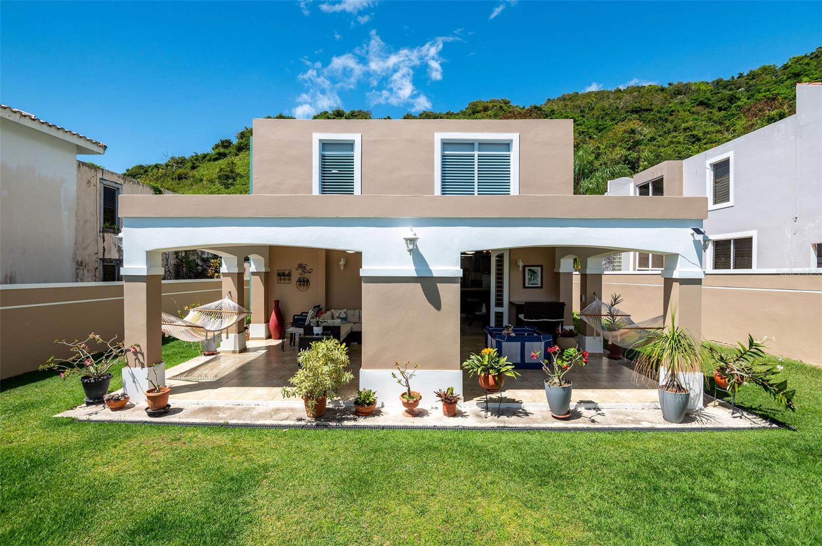 URB. MIRADERO - Residential