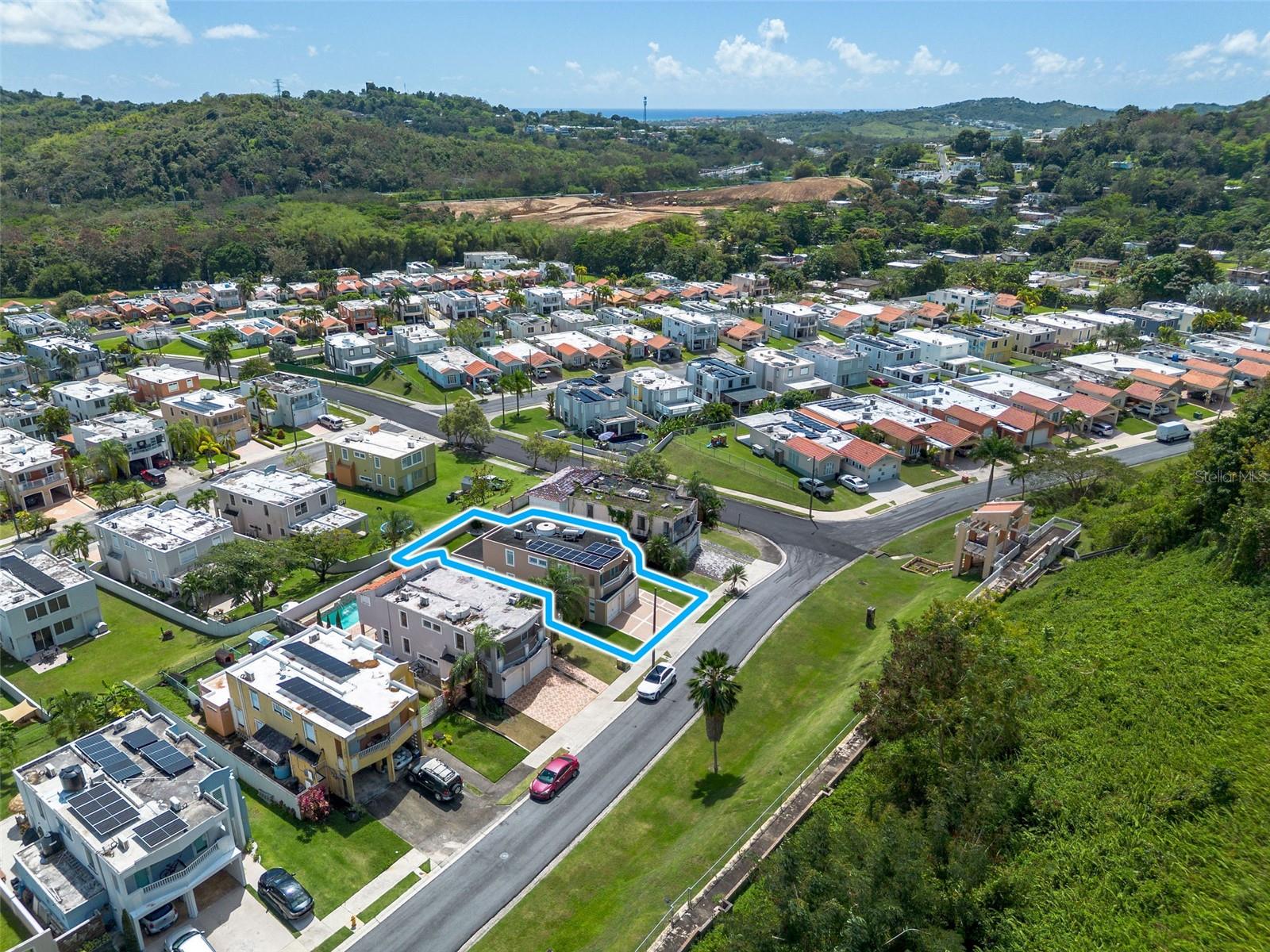 URB. MIRADERO - Residential