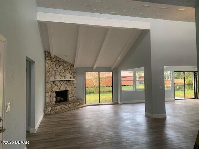 PELICAN BAY - Residential