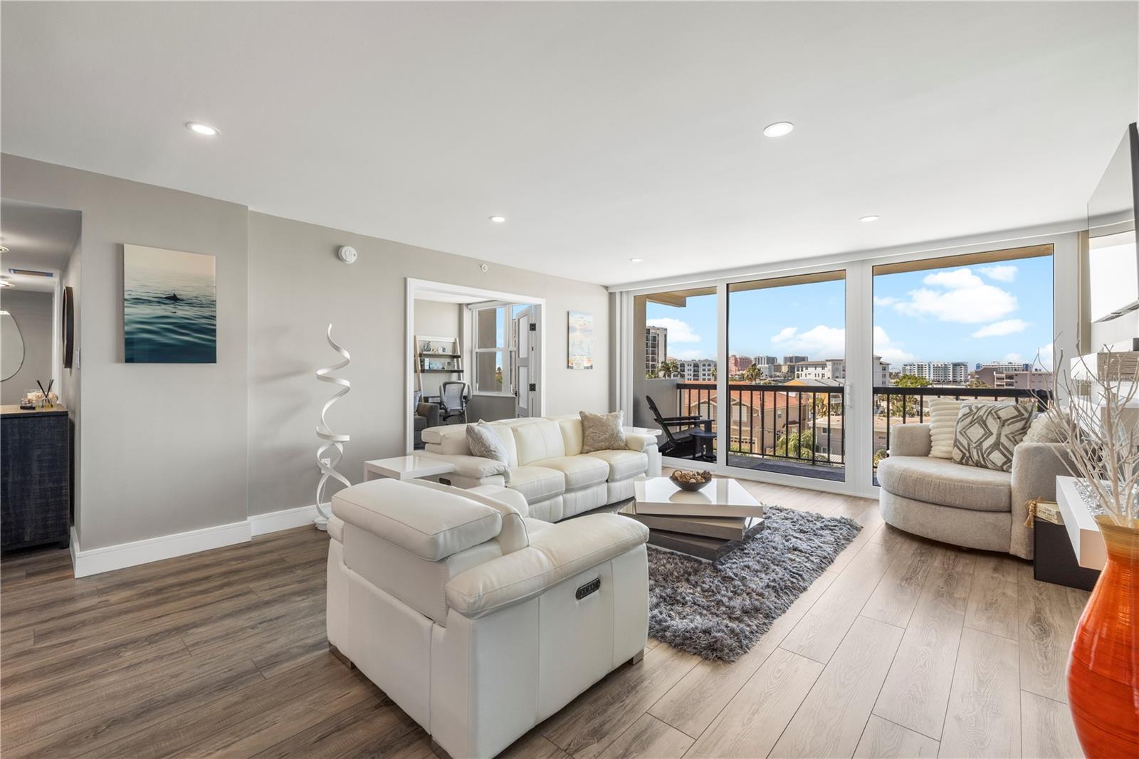 STARBOARD TOWER - Residential