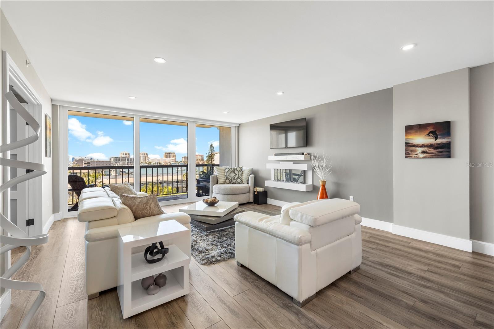 STARBOARD TOWER - Residential