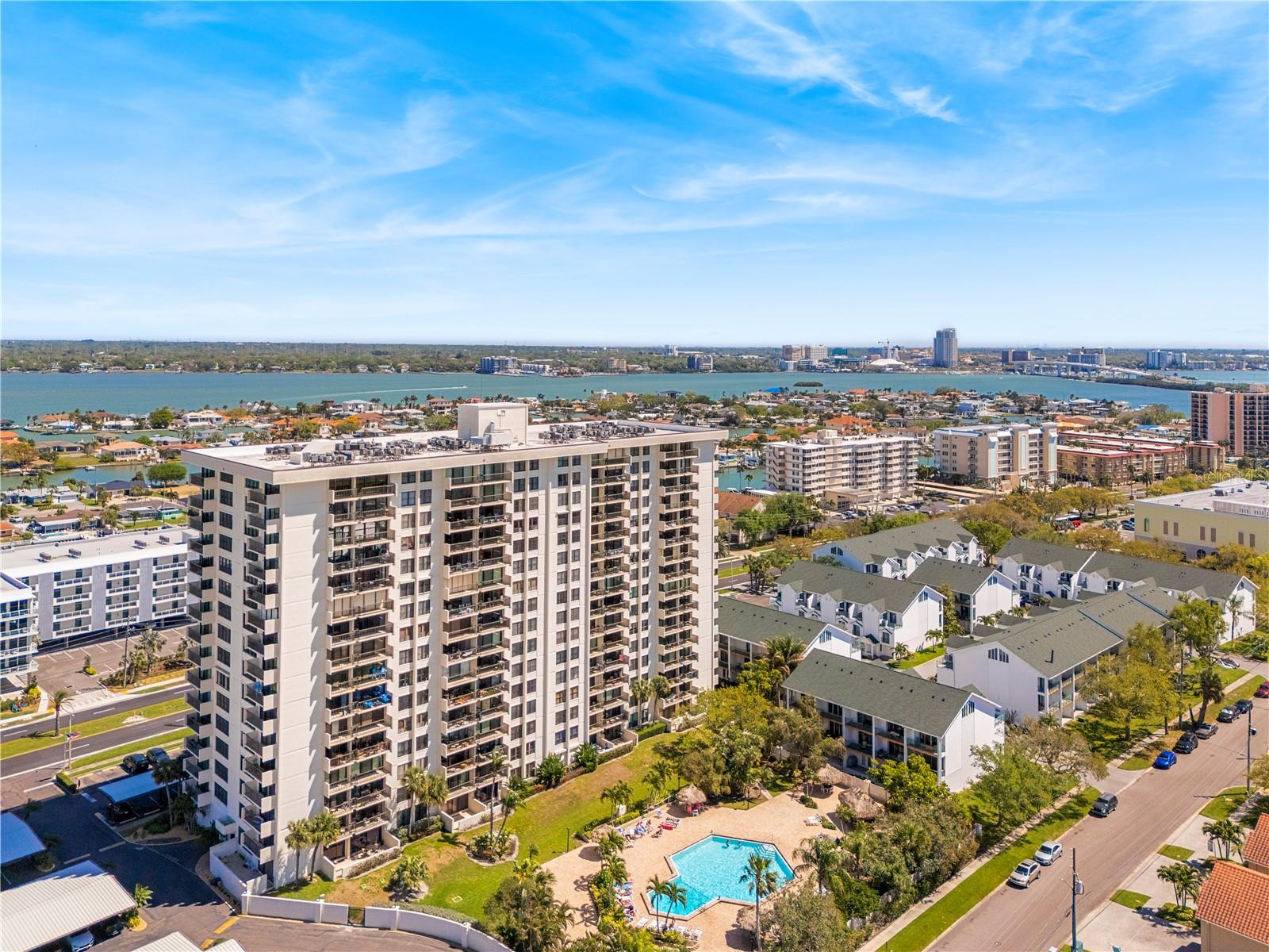 STARBOARD TOWER - Residential