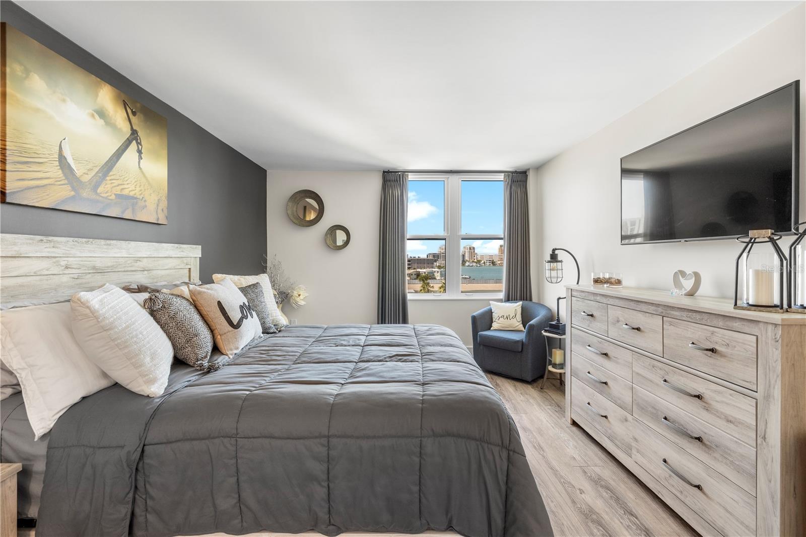 STARBOARD TOWER - Residential