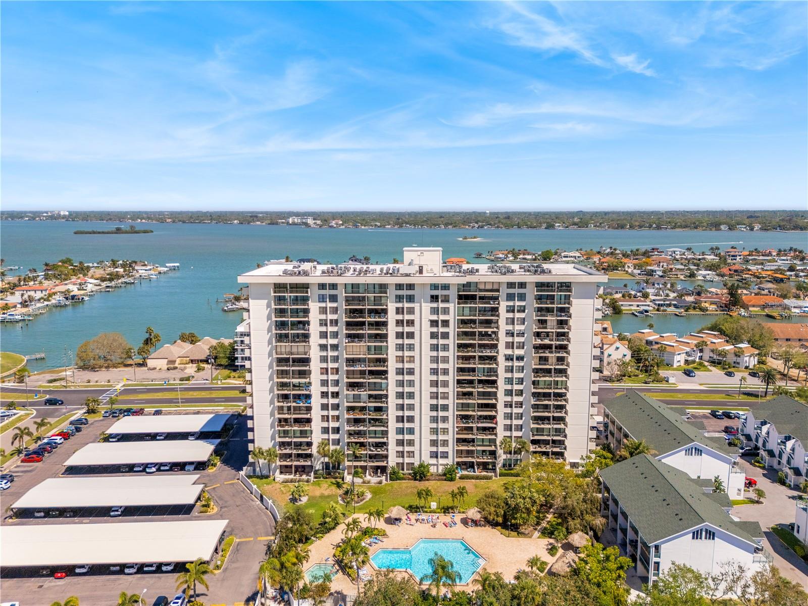 STARBOARD TOWER - Residential