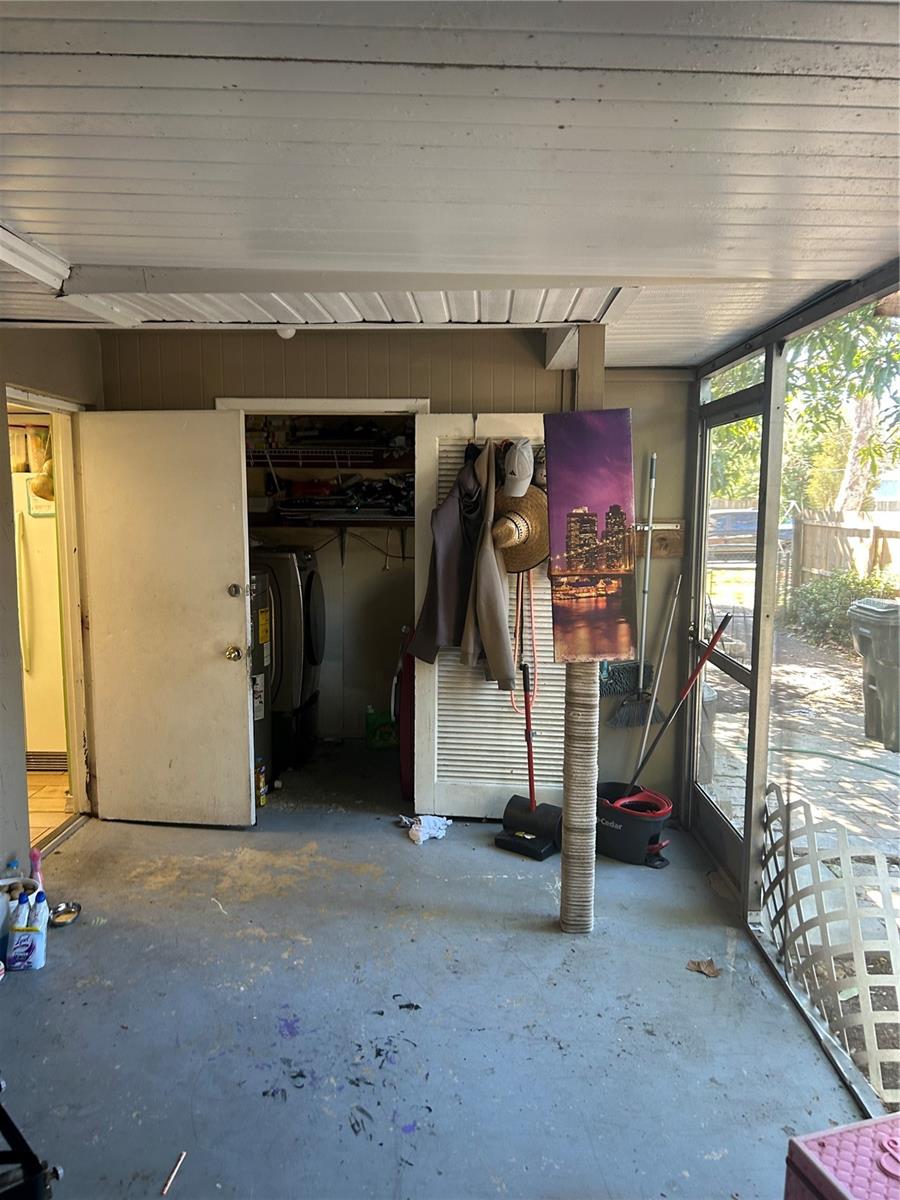 LAKE PALMS SEC 2 - Residential Income