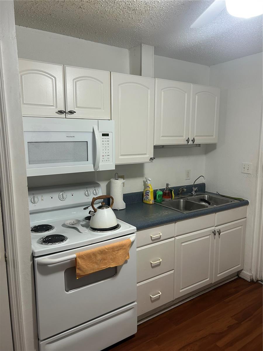 LAKE PALMS SEC 2 - Residential Income