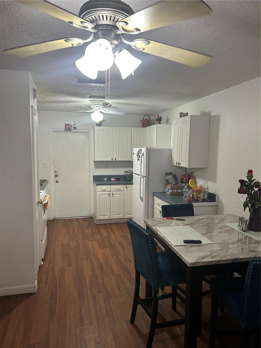 LAKE PALMS SEC 2 - Residential Income