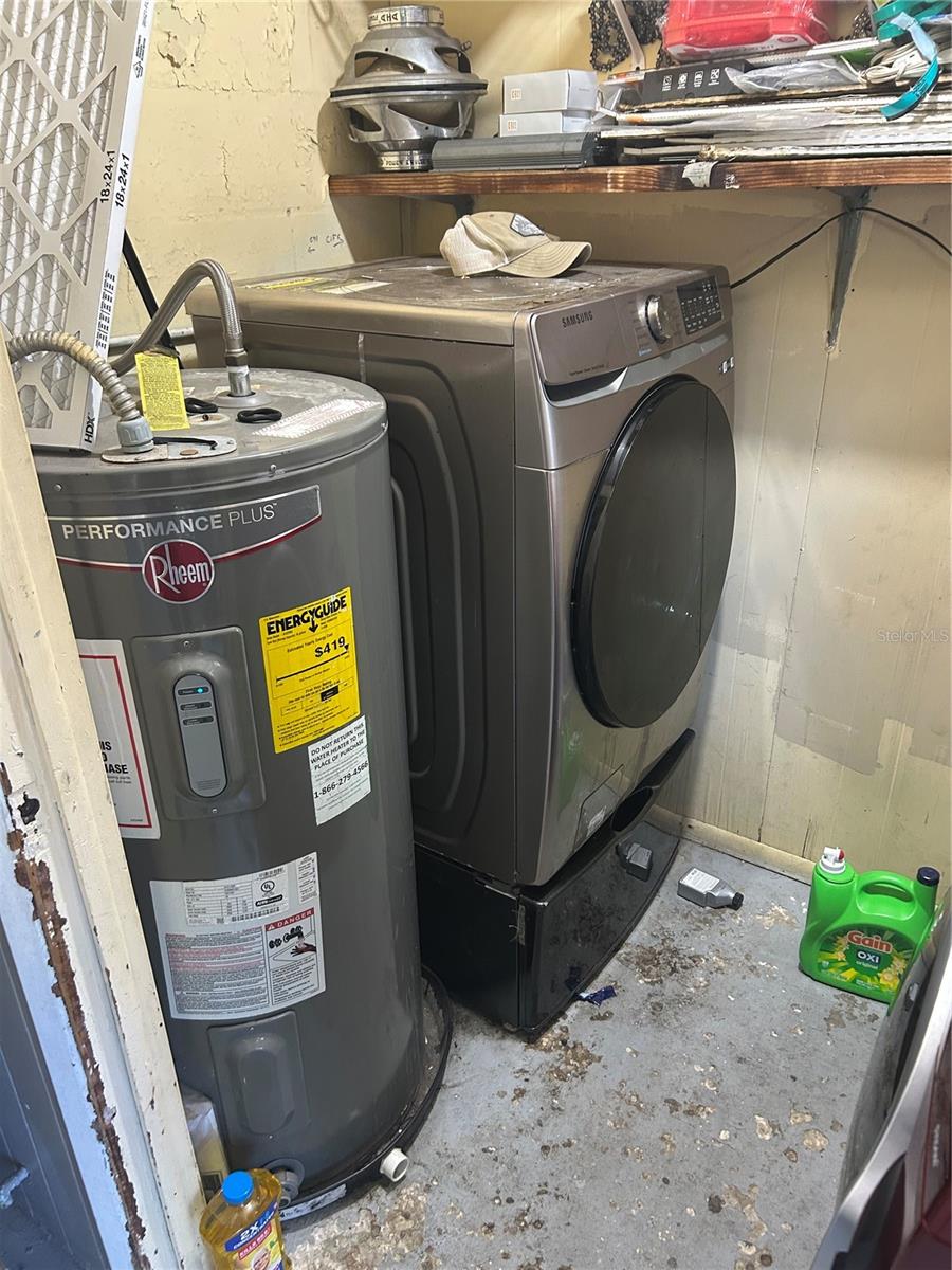 LAKE PALMS SEC 2 - Residential Income