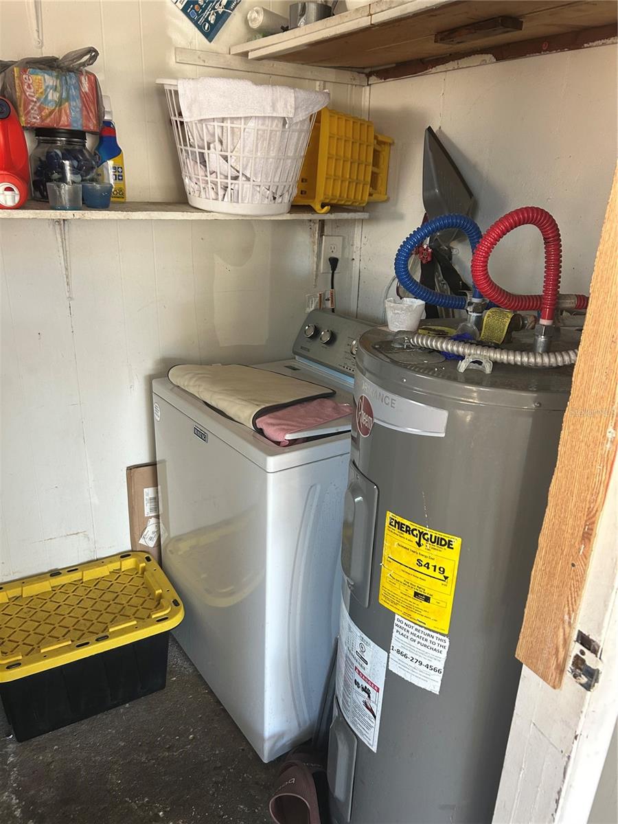 LAKE PALMS SEC 2 - Residential Income