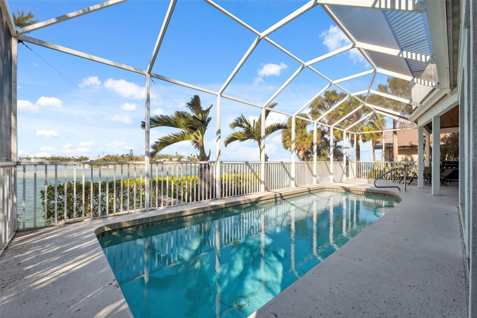 NORTH POINT HARBOUR UNIT THREE - Residential