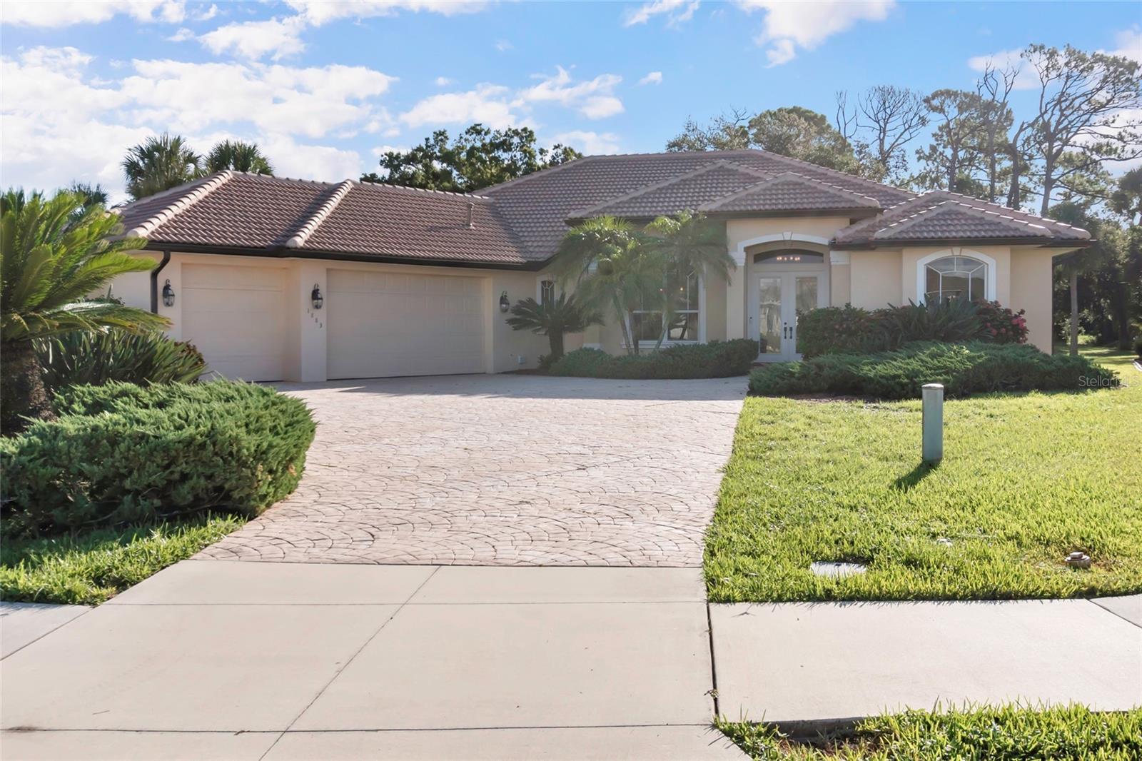 1883 CANARY PALM WAY