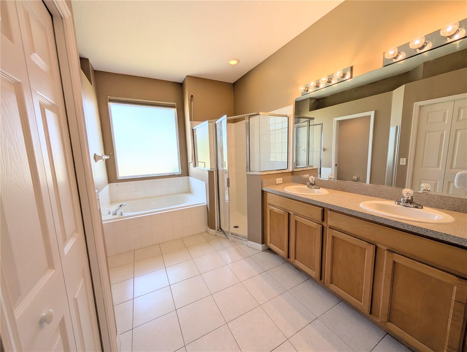 COVINGTON PLACE, - Residential Lease