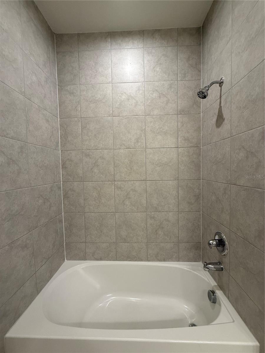 DORA LANDINGS - Residential Lease