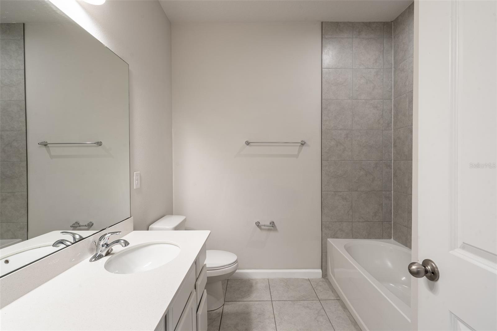 DORA LANDINGS - Residential Lease