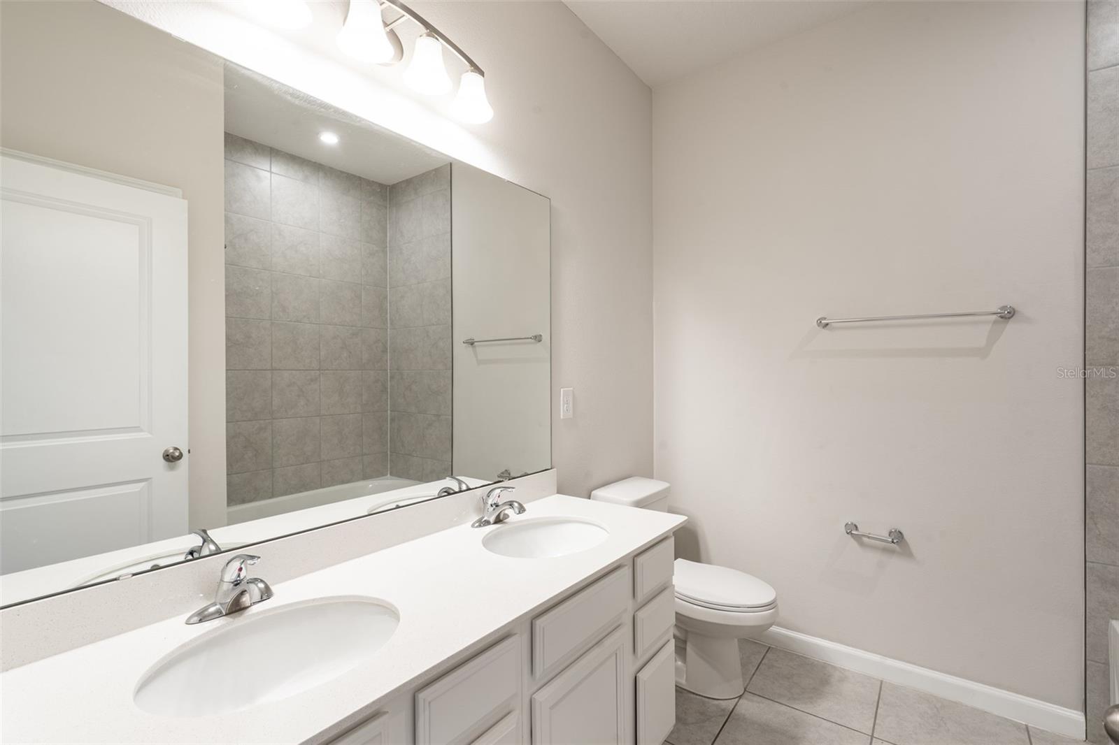 DORA LANDINGS - Residential Lease