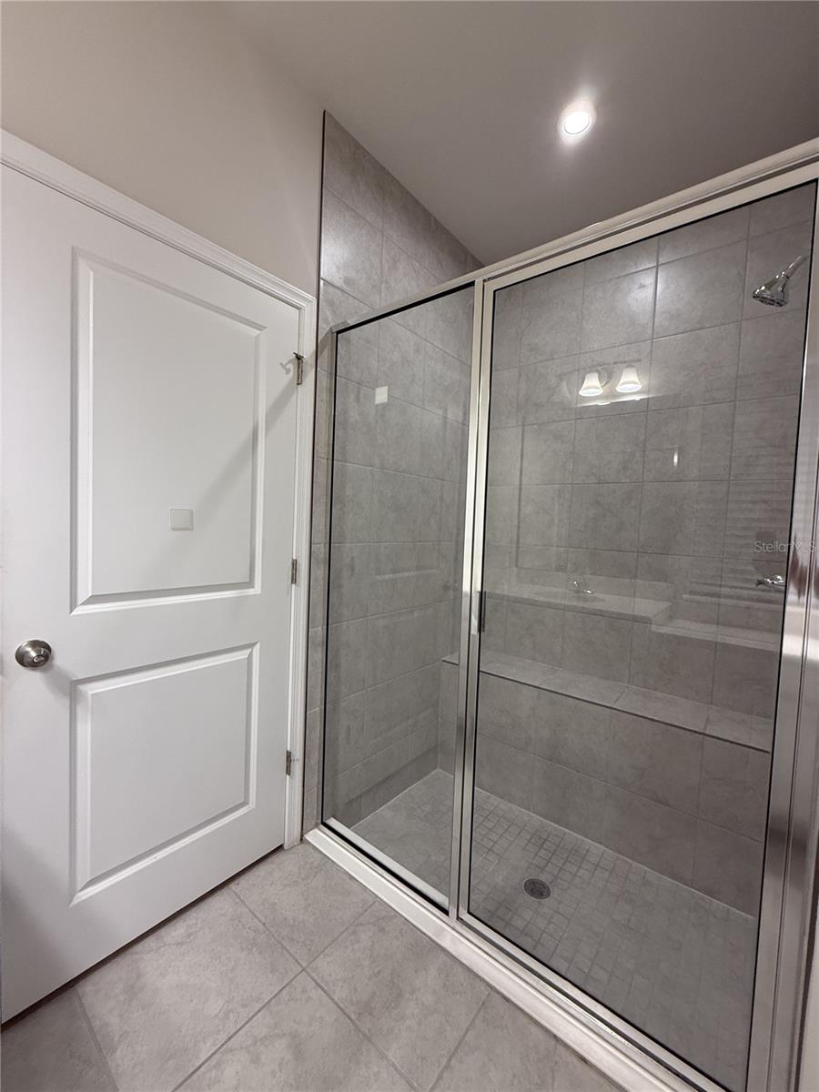 DORA LANDINGS - Residential Lease