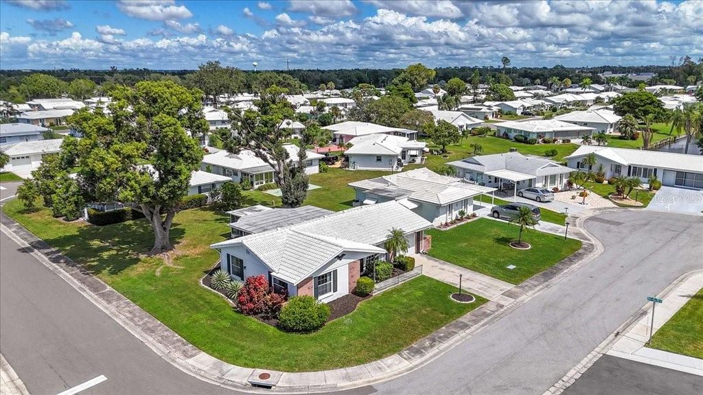 Photo of 4003 Joyce Drive, Bradenton, FL 34208 (MLS # A4666898)
