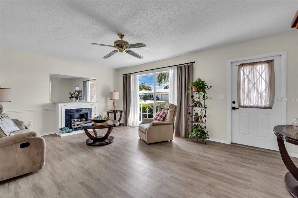 RIVER ISLES - Residential