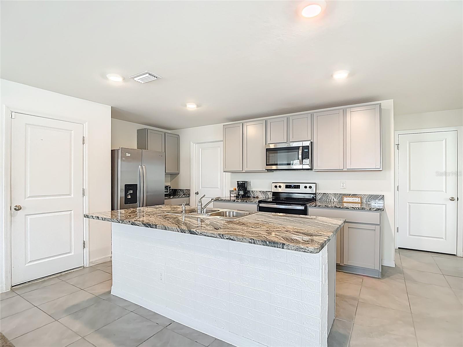 ZEPHYR LAKES SUB - Residential