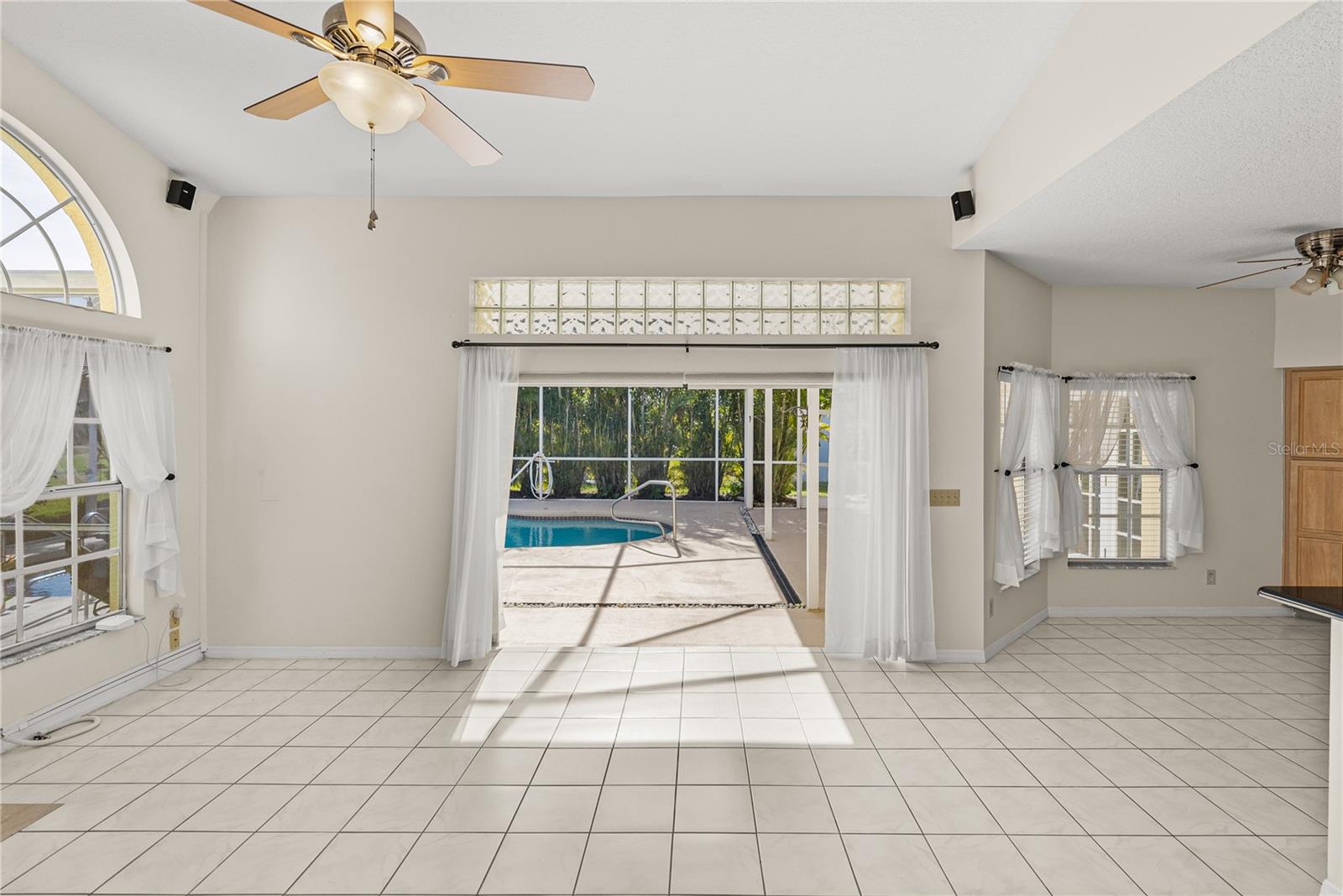 LAKE BERNADETTE - Residential