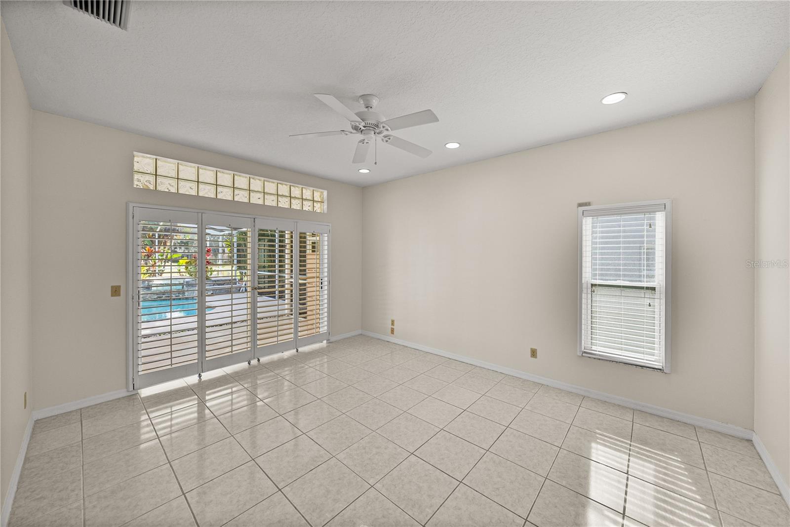 LAKE BERNADETTE - Residential