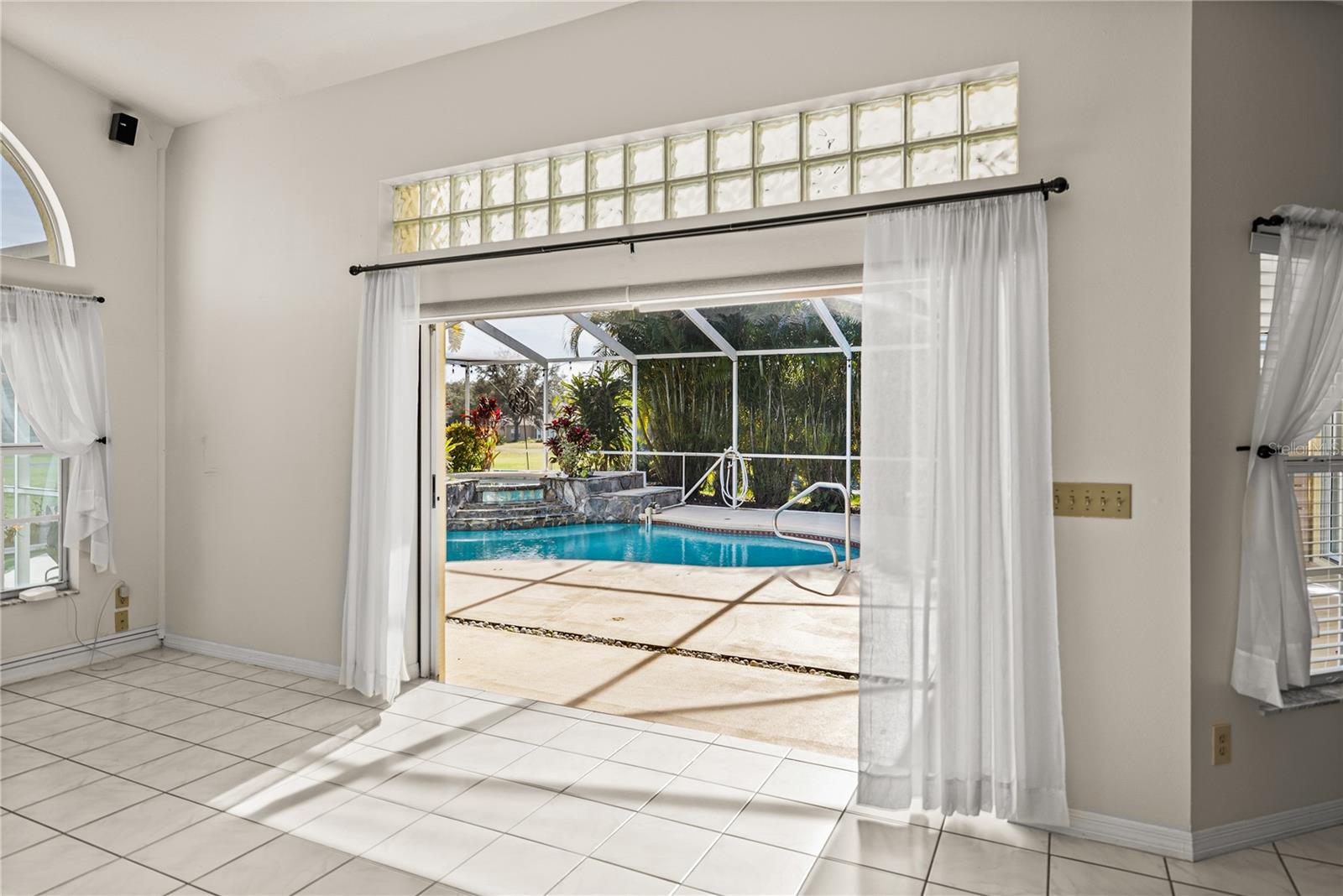 LAKE BERNADETTE - Residential