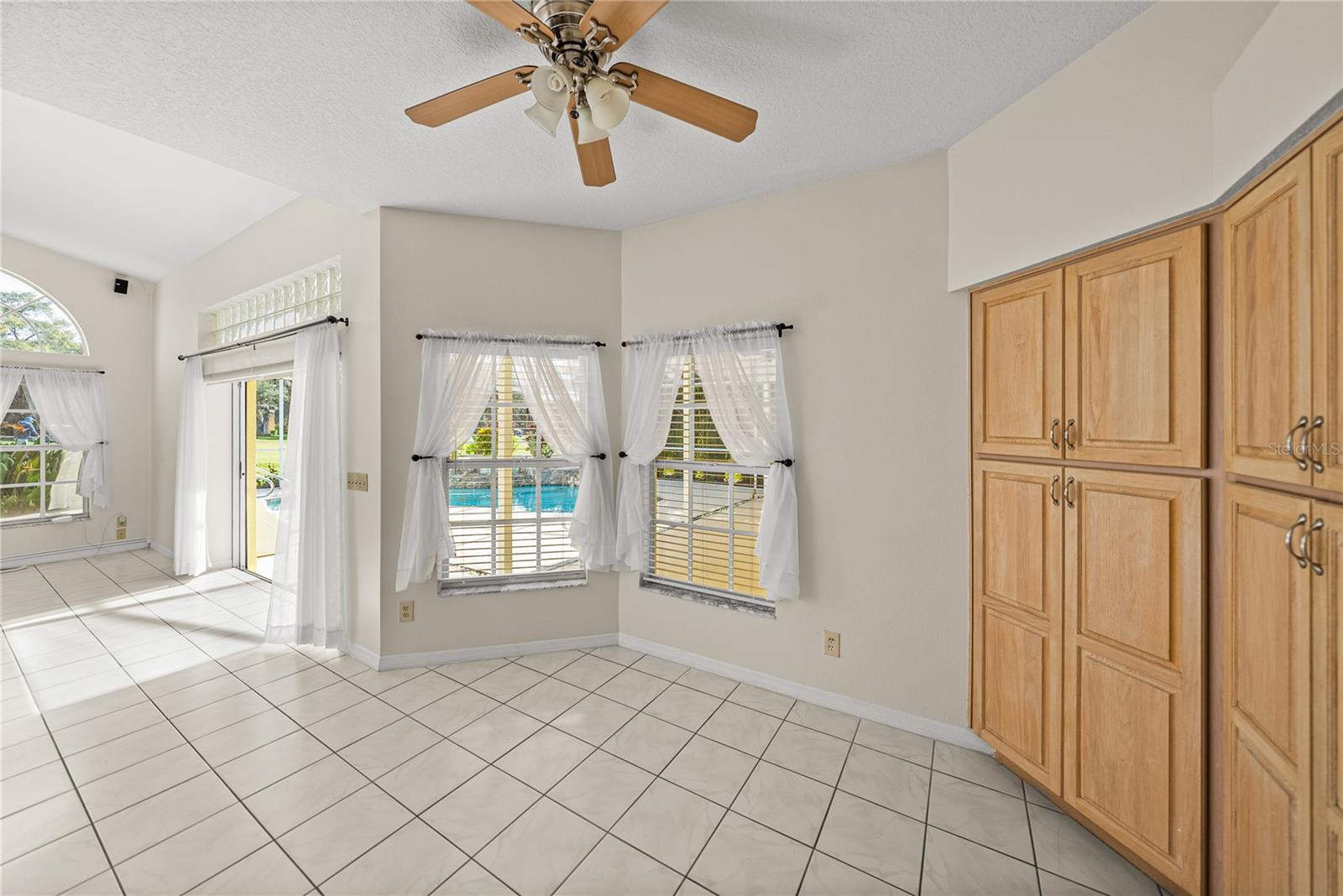 LAKE BERNADETTE - Residential