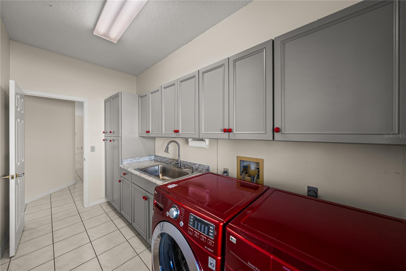 LAKE BERNADETTE - Residential