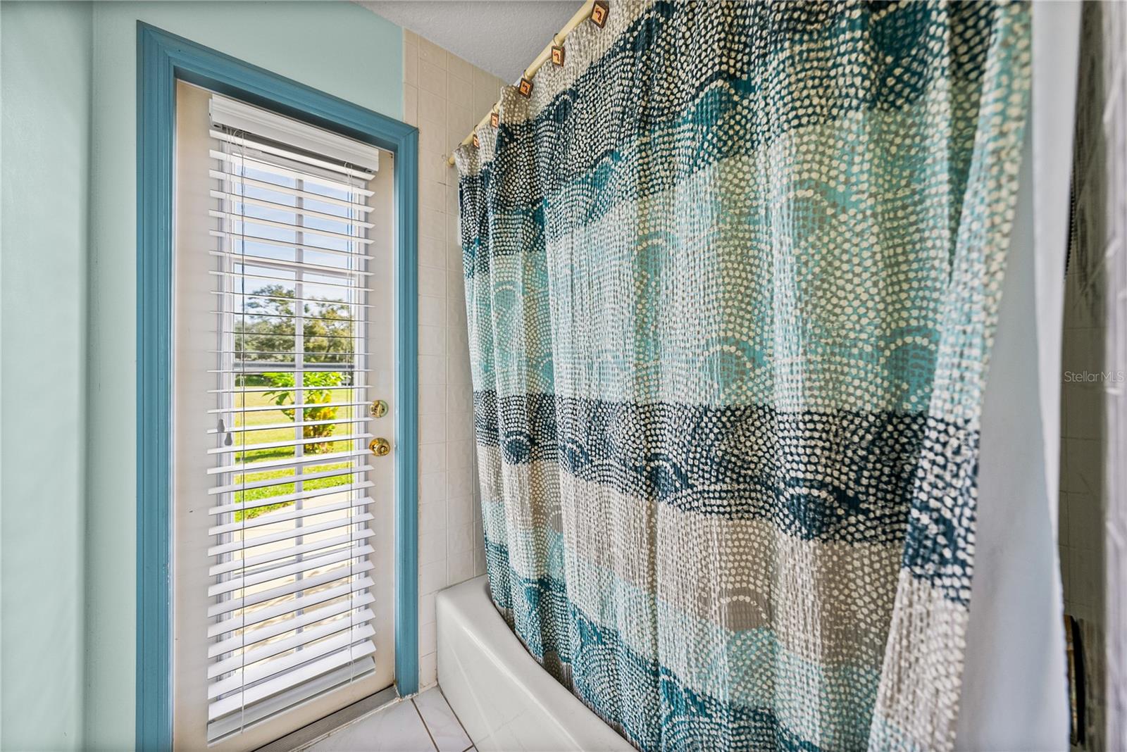 LAKE BERNADETTE - Residential