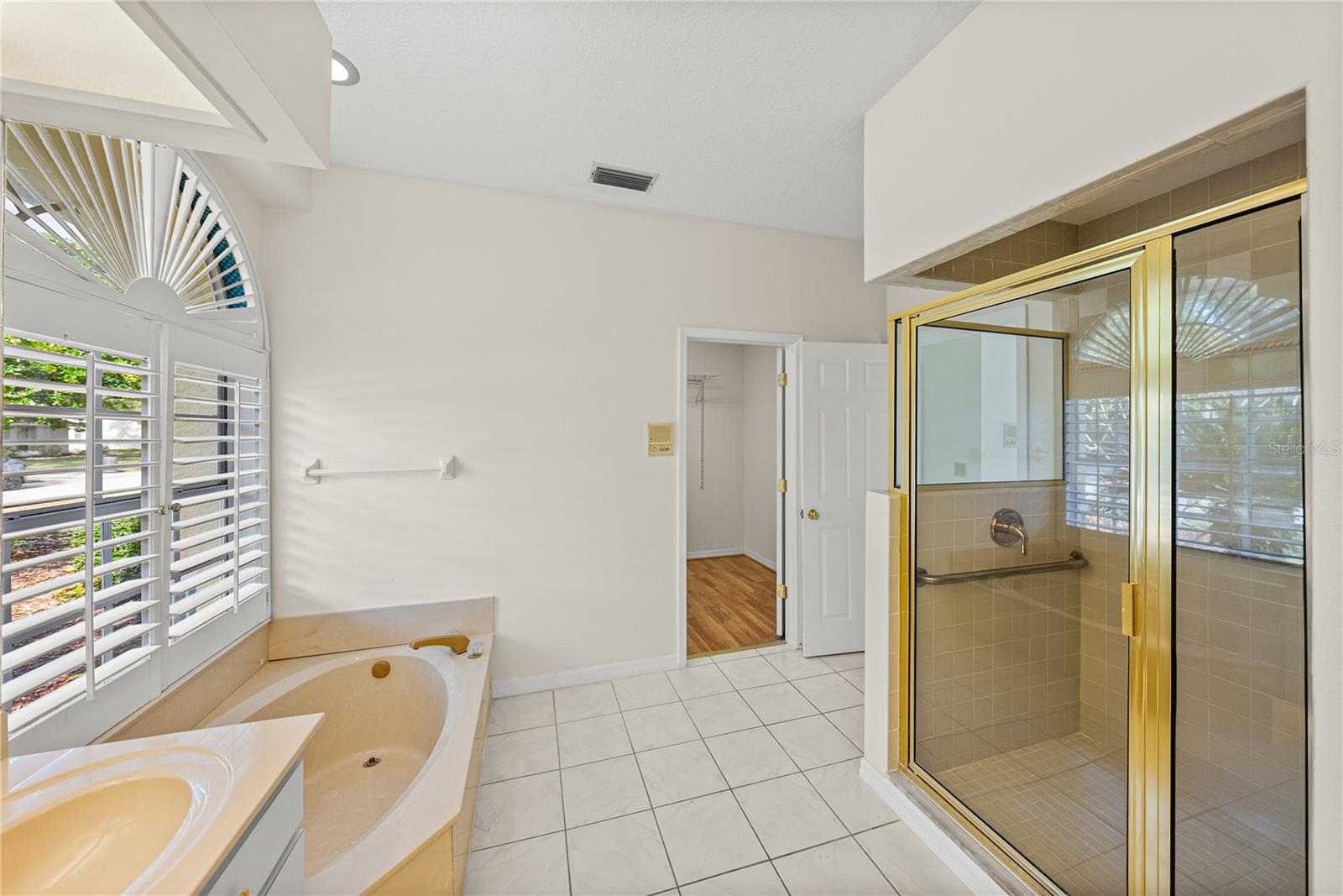 LAKE BERNADETTE - Residential