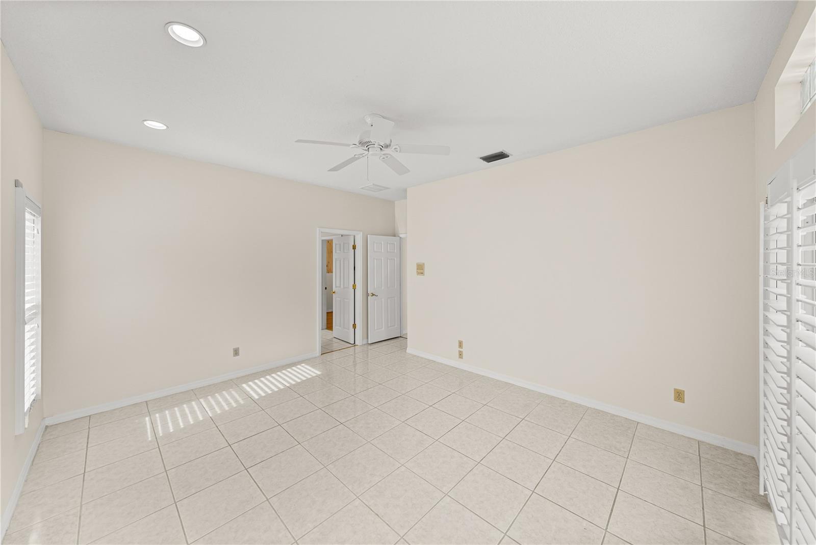 LAKE BERNADETTE - Residential