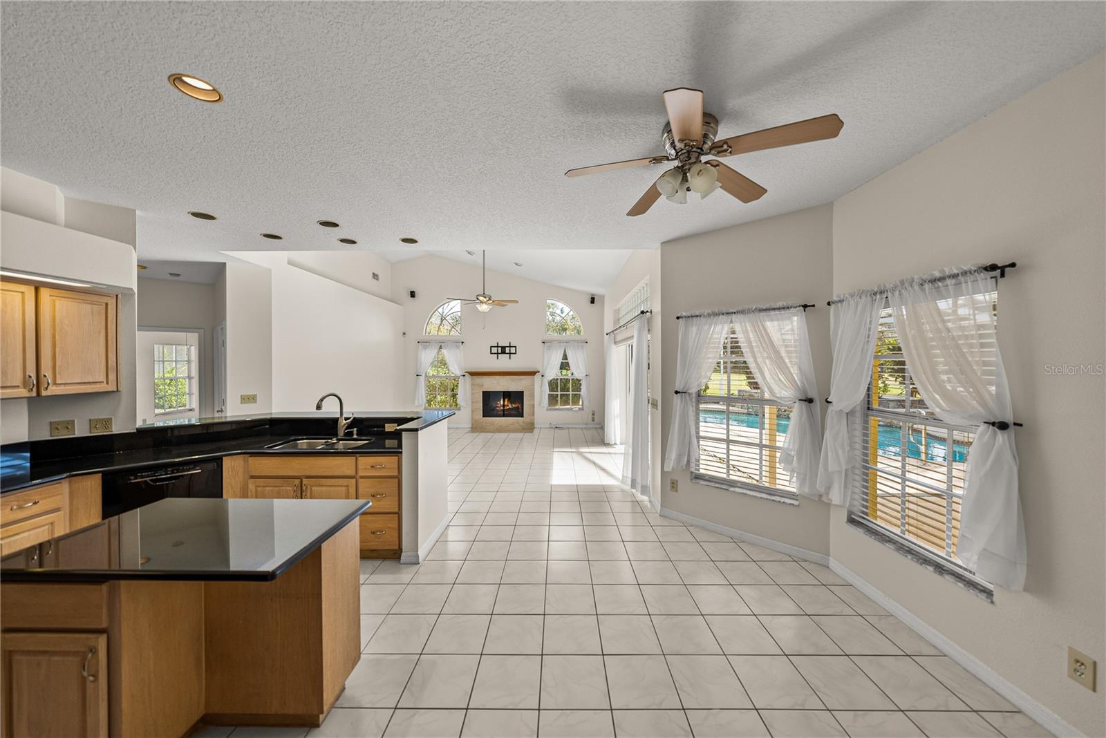 LAKE BERNADETTE - Residential