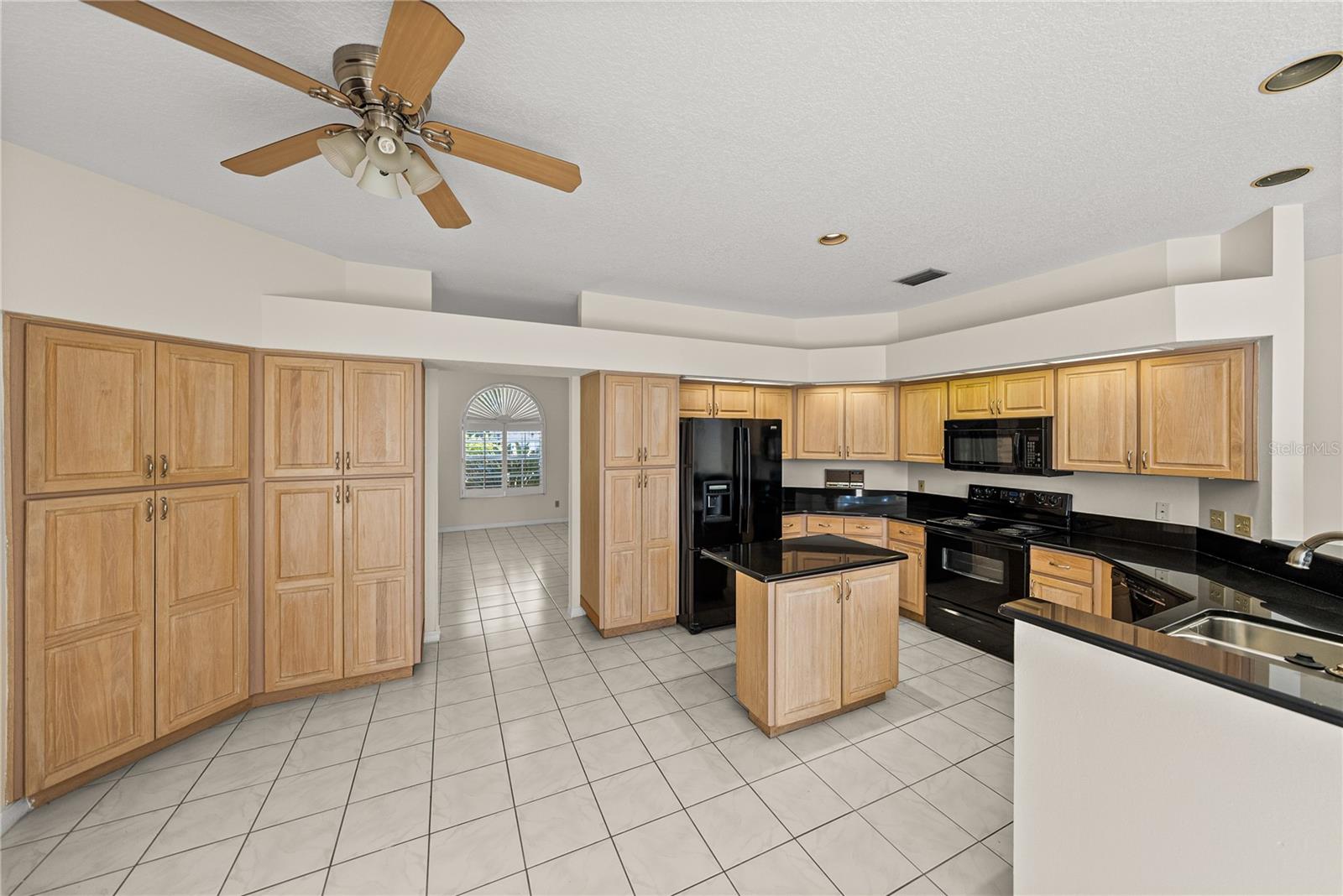 LAKE BERNADETTE - Residential