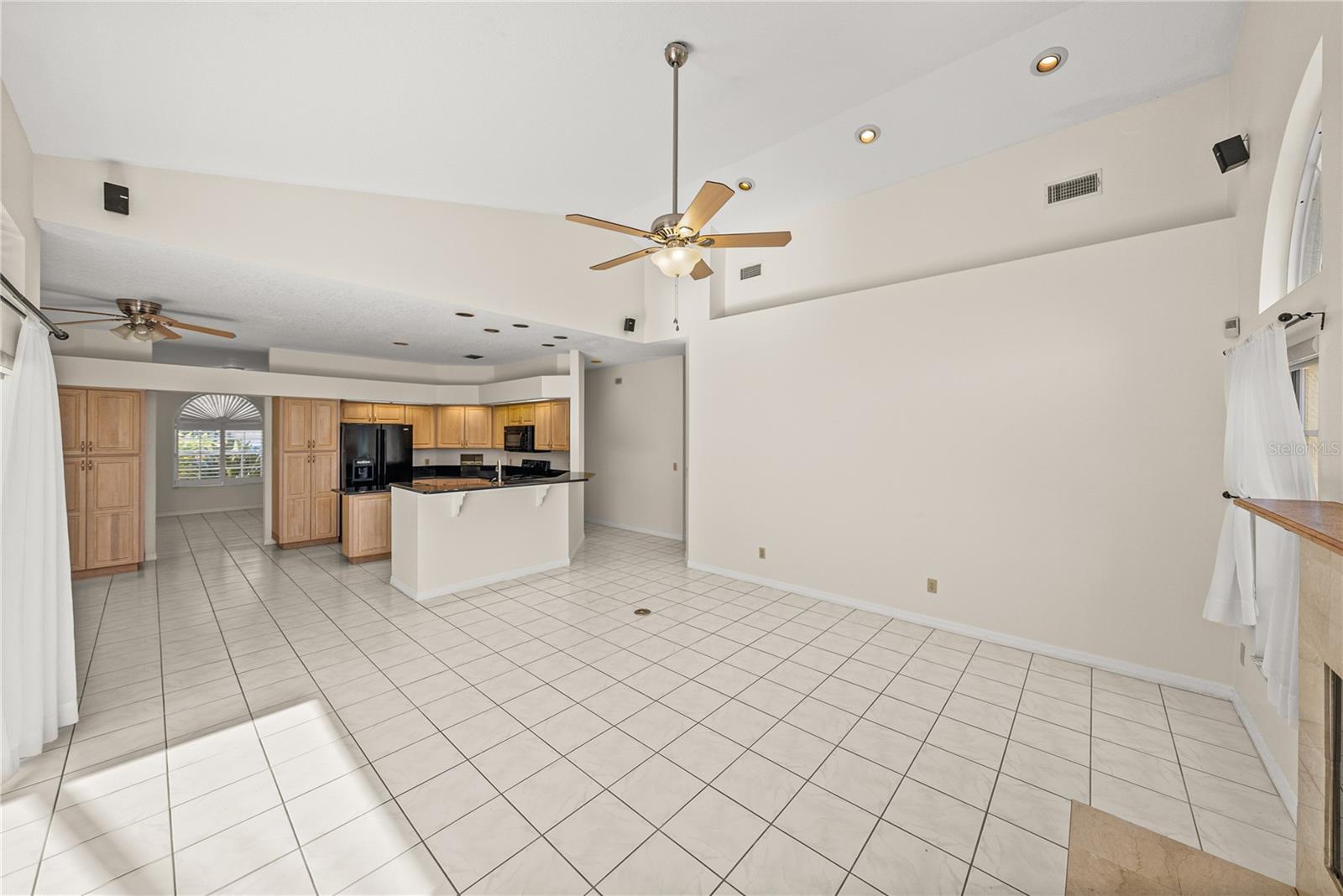 LAKE BERNADETTE - Residential