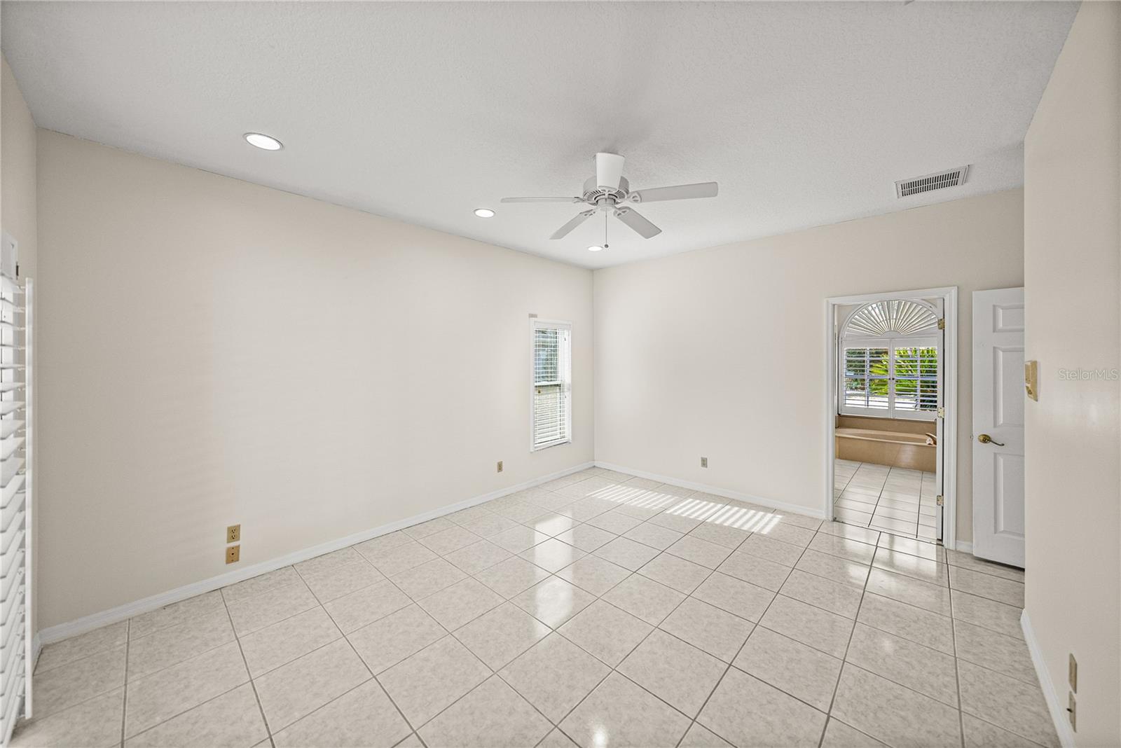 LAKE BERNADETTE - Residential