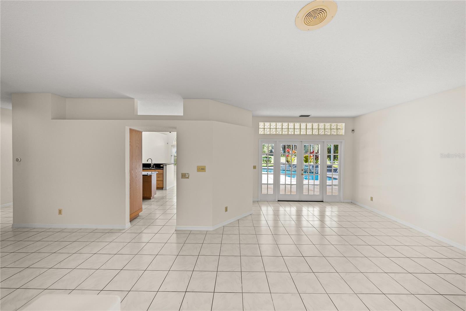 LAKE BERNADETTE - Residential