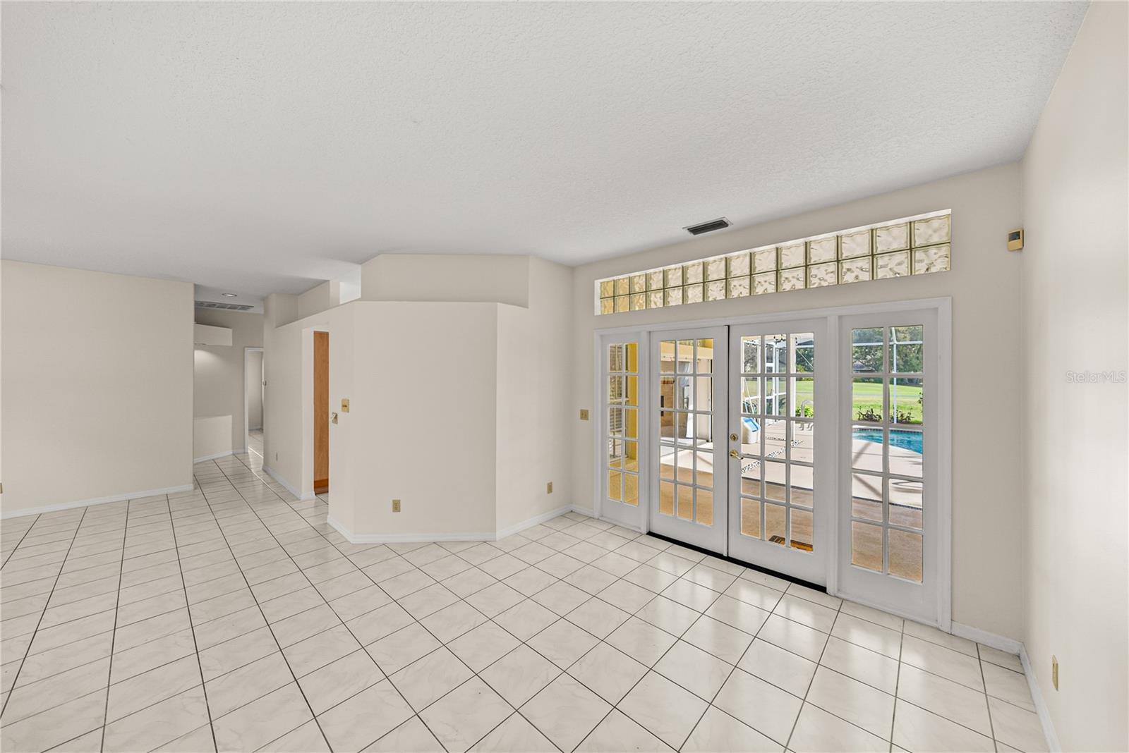 LAKE BERNADETTE - Residential