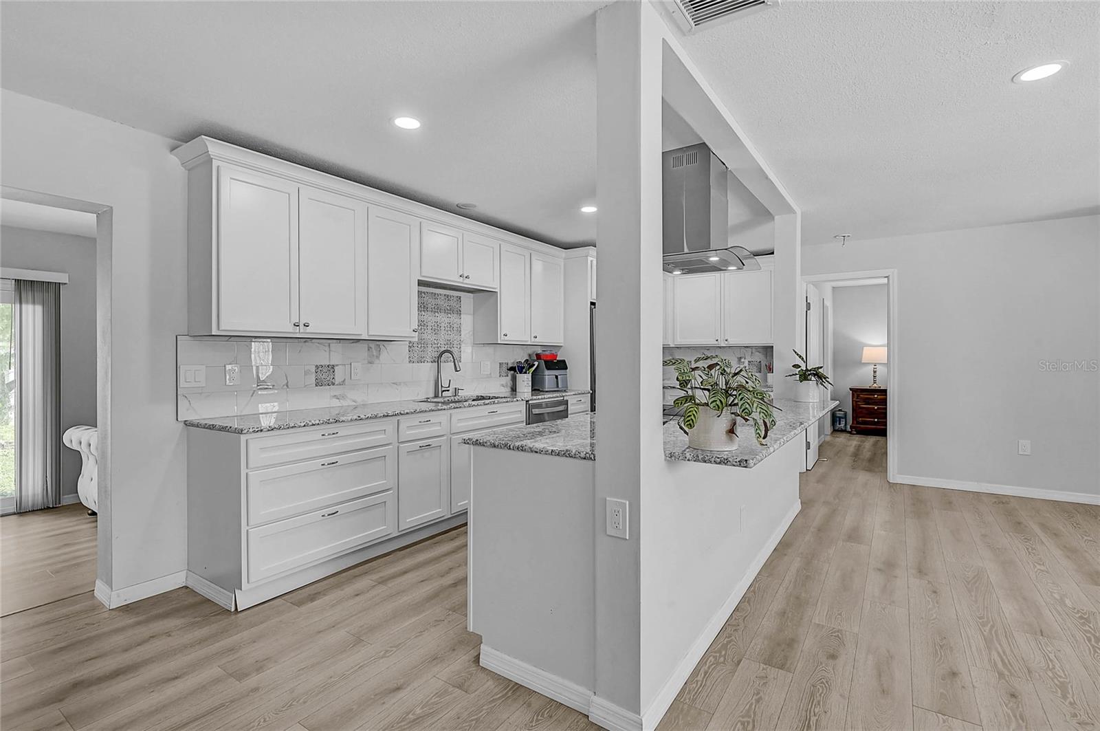 SOUTH VENICE - Residential