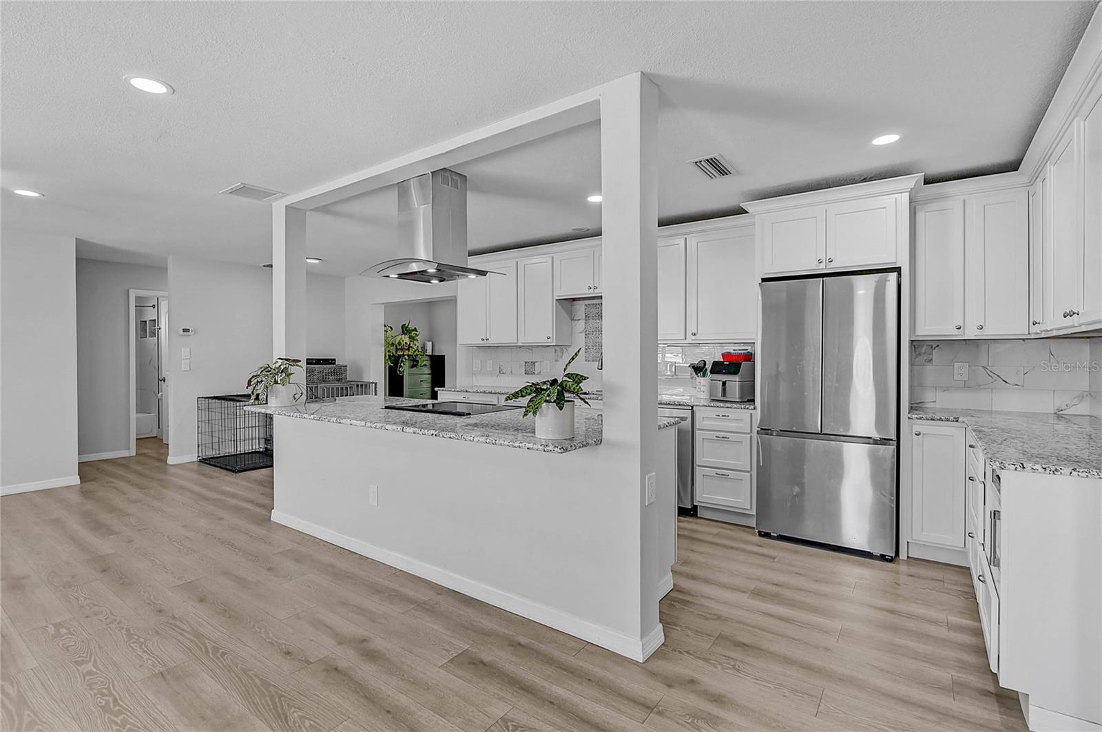 SOUTH VENICE - Residential