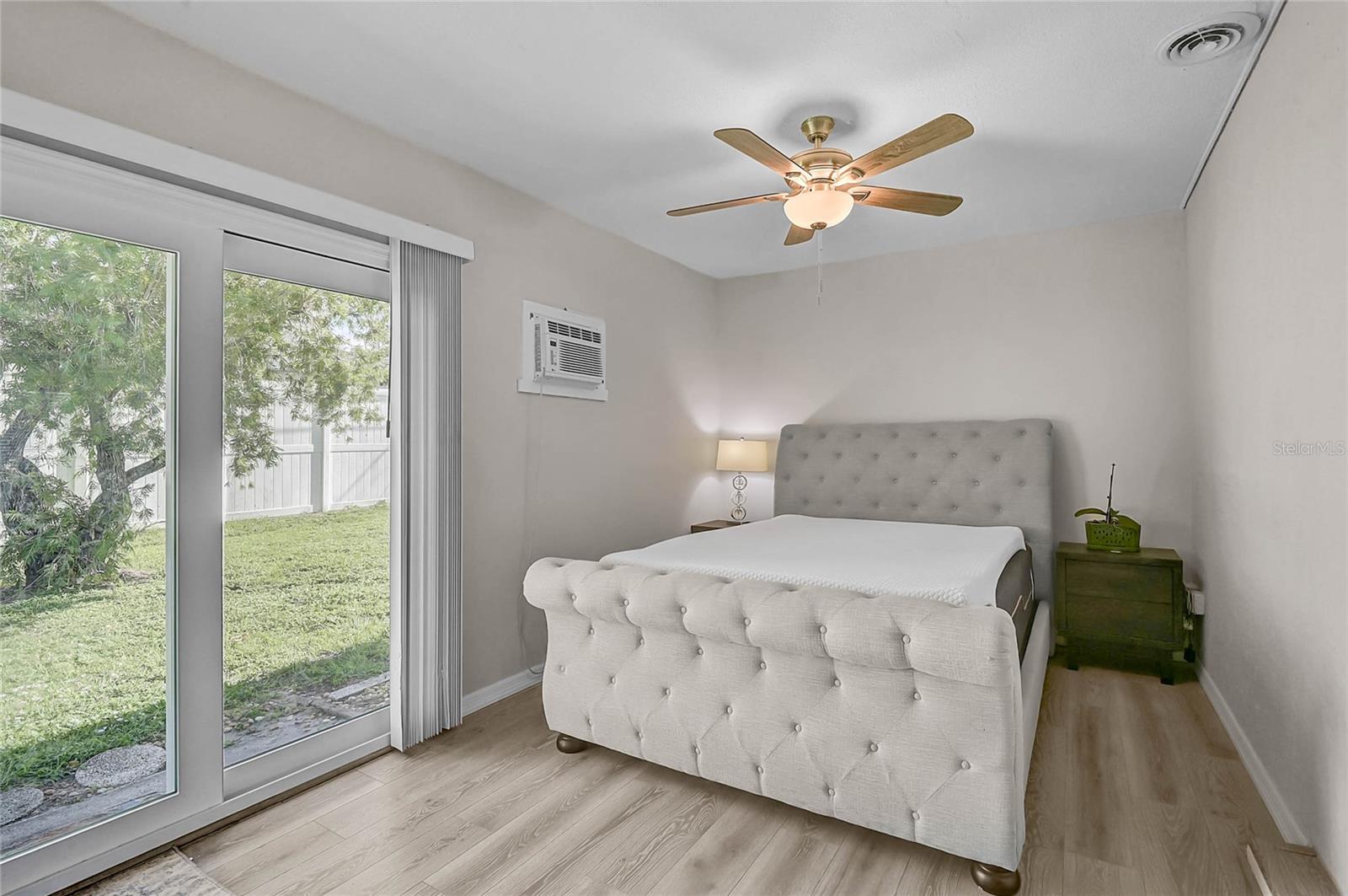 SOUTH VENICE - Residential