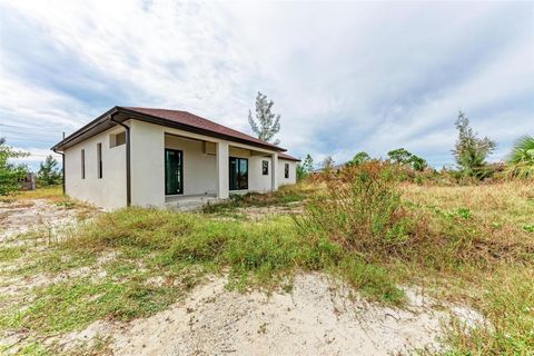 A home in PORT CHARLOTTE