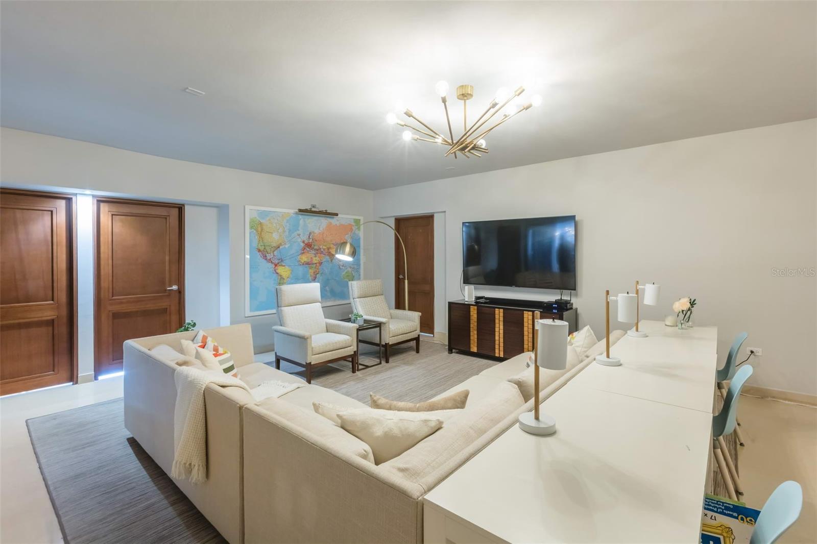 HARBOR PLAZA - Residential