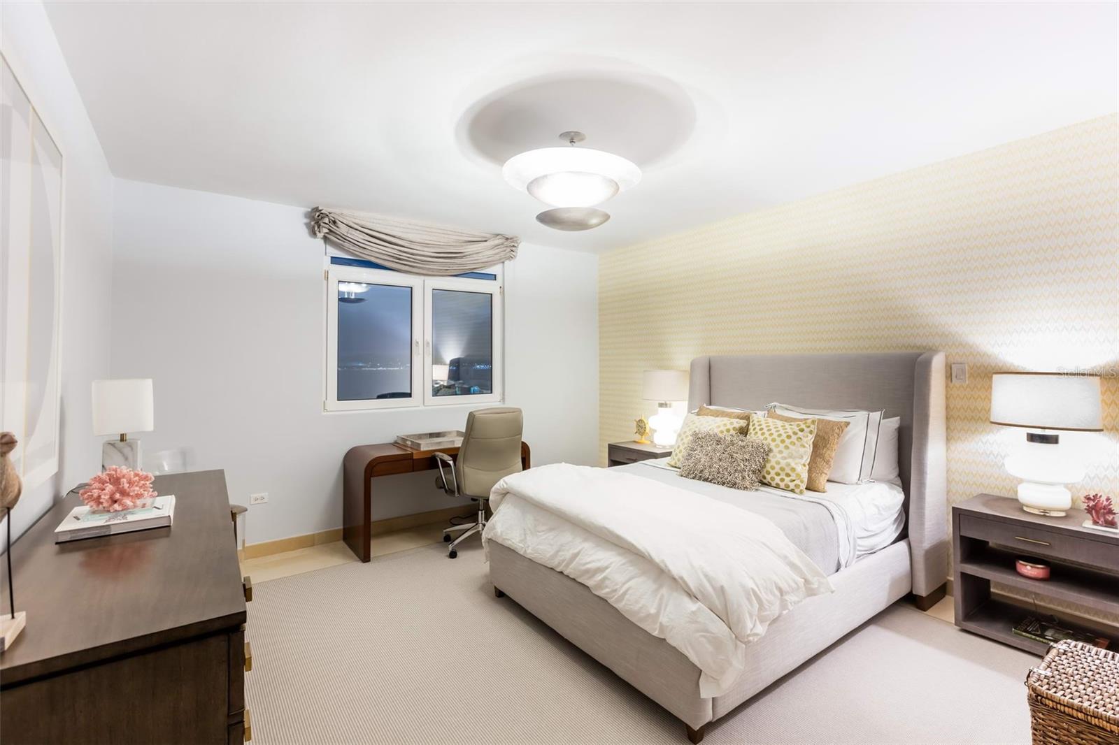 HARBOR PLAZA - Residential