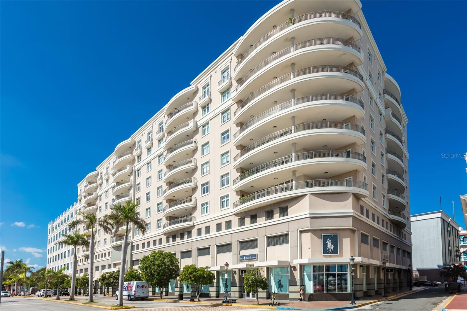 HARBOR PLAZA - Residential