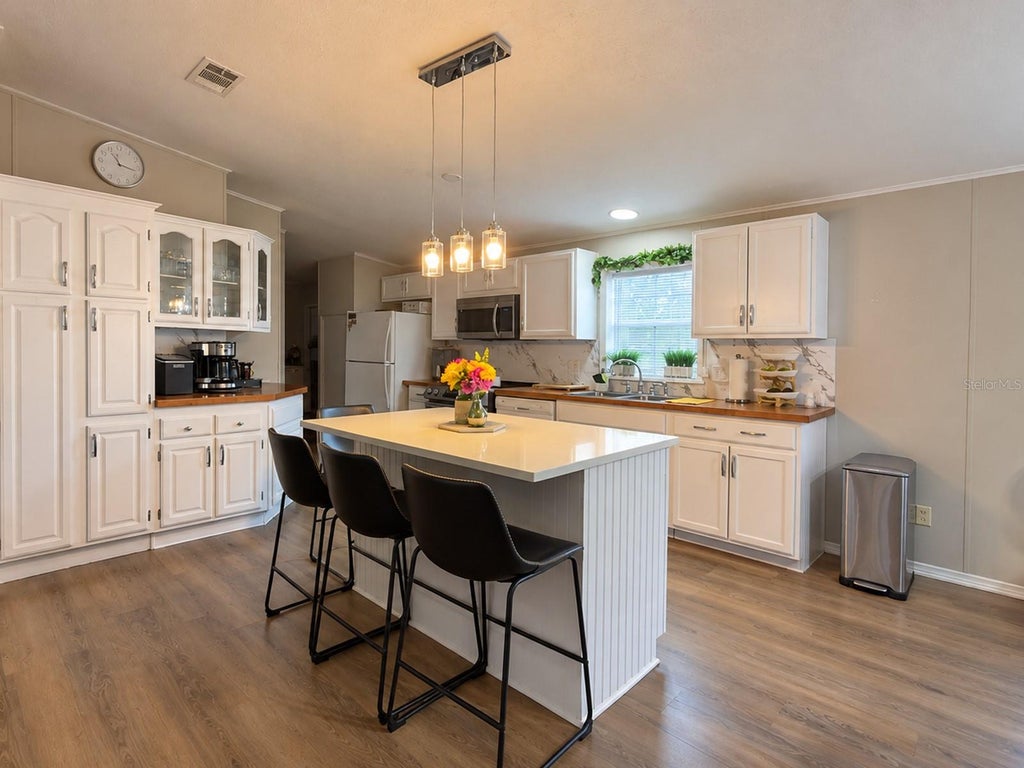 Photo of 3725 Silver Lake Drive, Kissimmee, FL 34744 (MLS # S5160390)