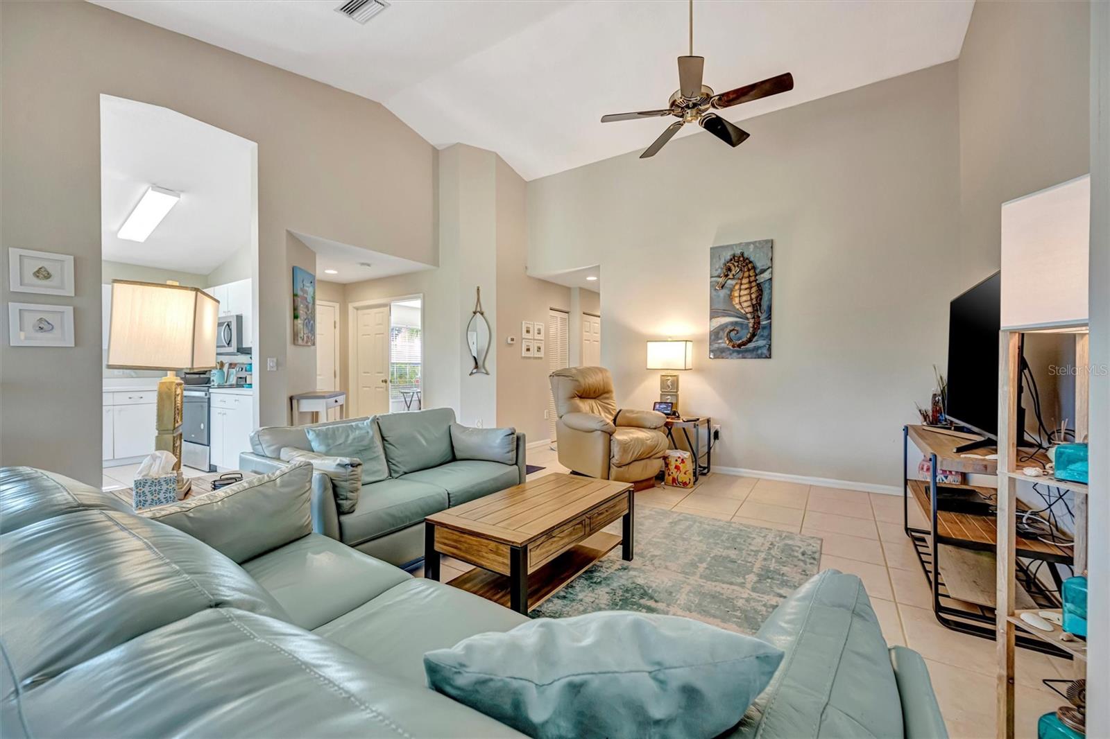 CAPTAINS COURT - Residential