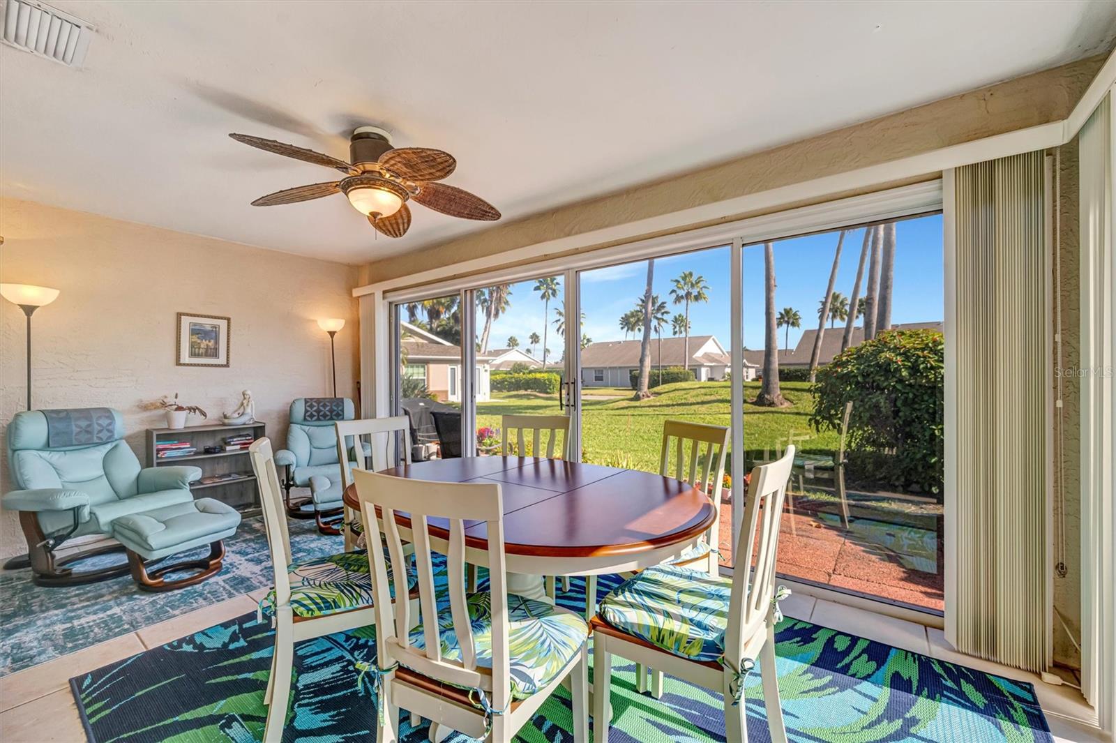 CAPTAINS COURT - Residential