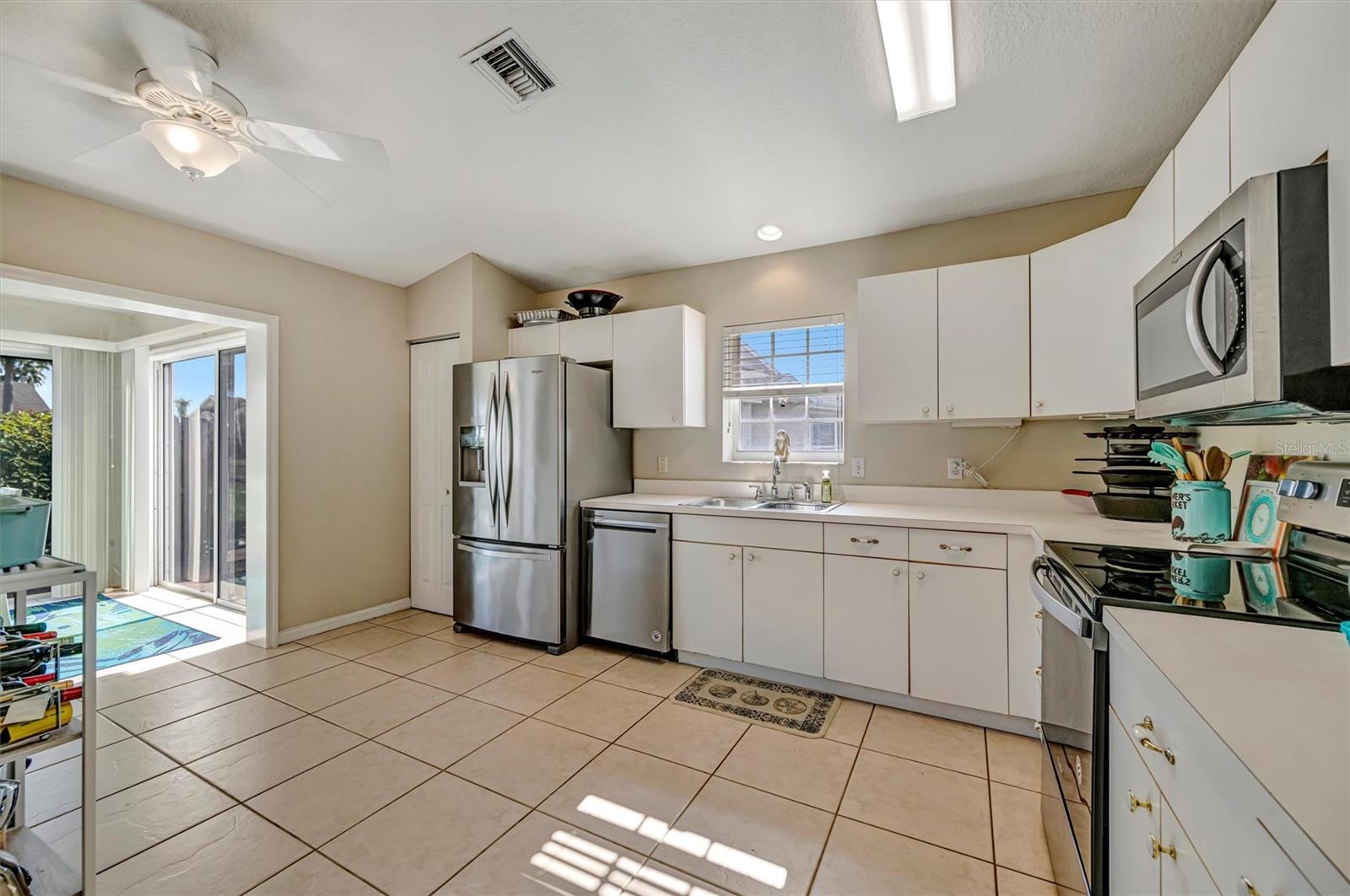 CAPTAINS COURT - Residential