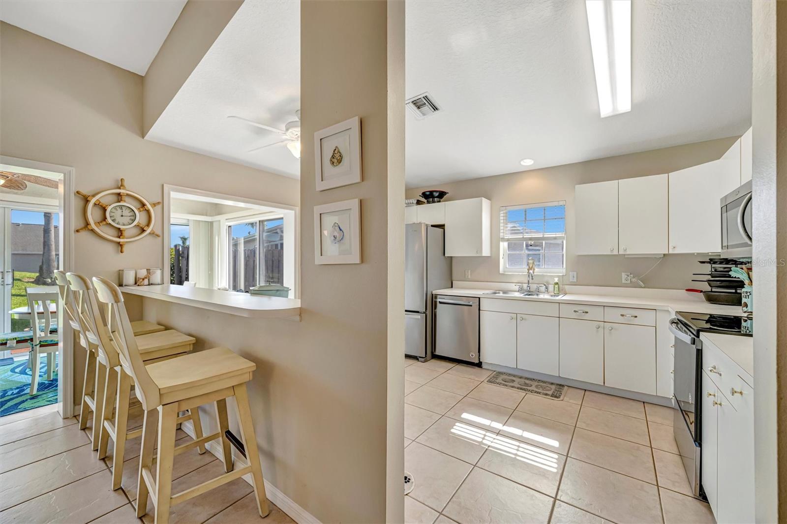 CAPTAINS COURT - Residential