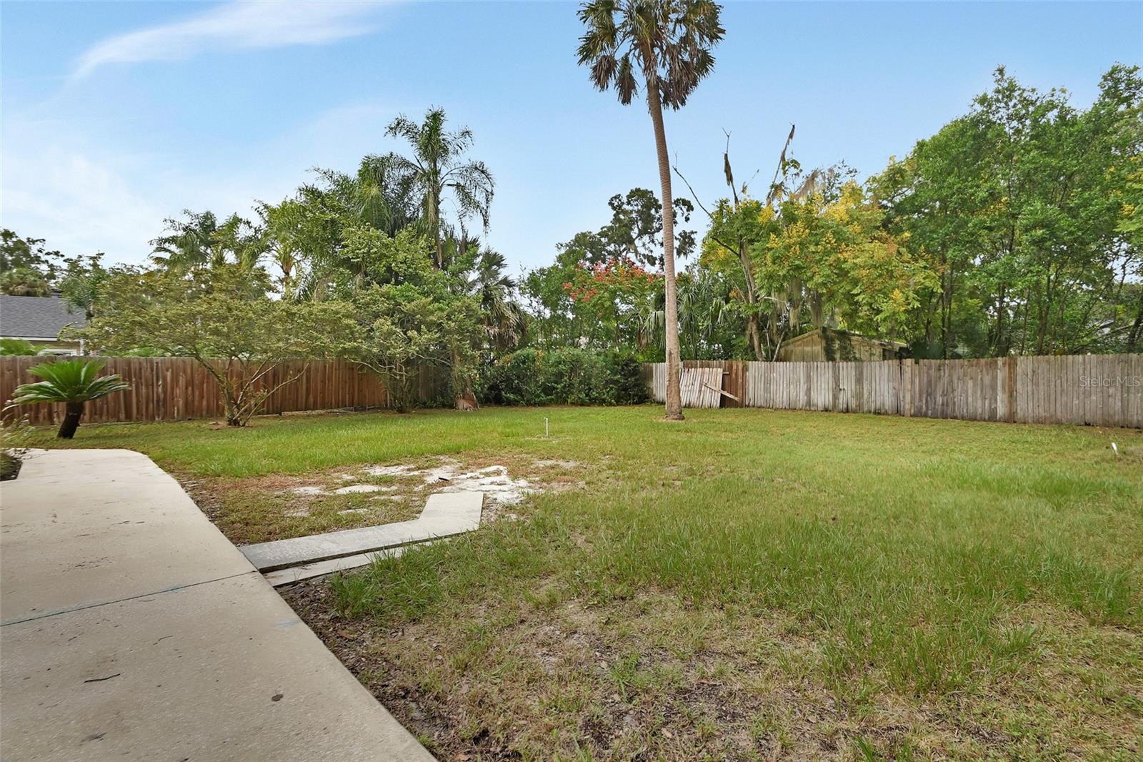 WEST LAWN - Residential